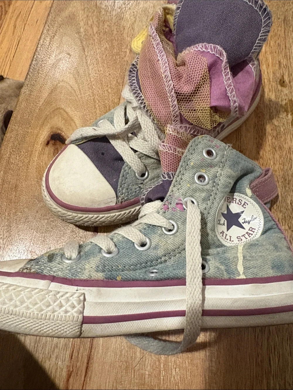Converse playful high